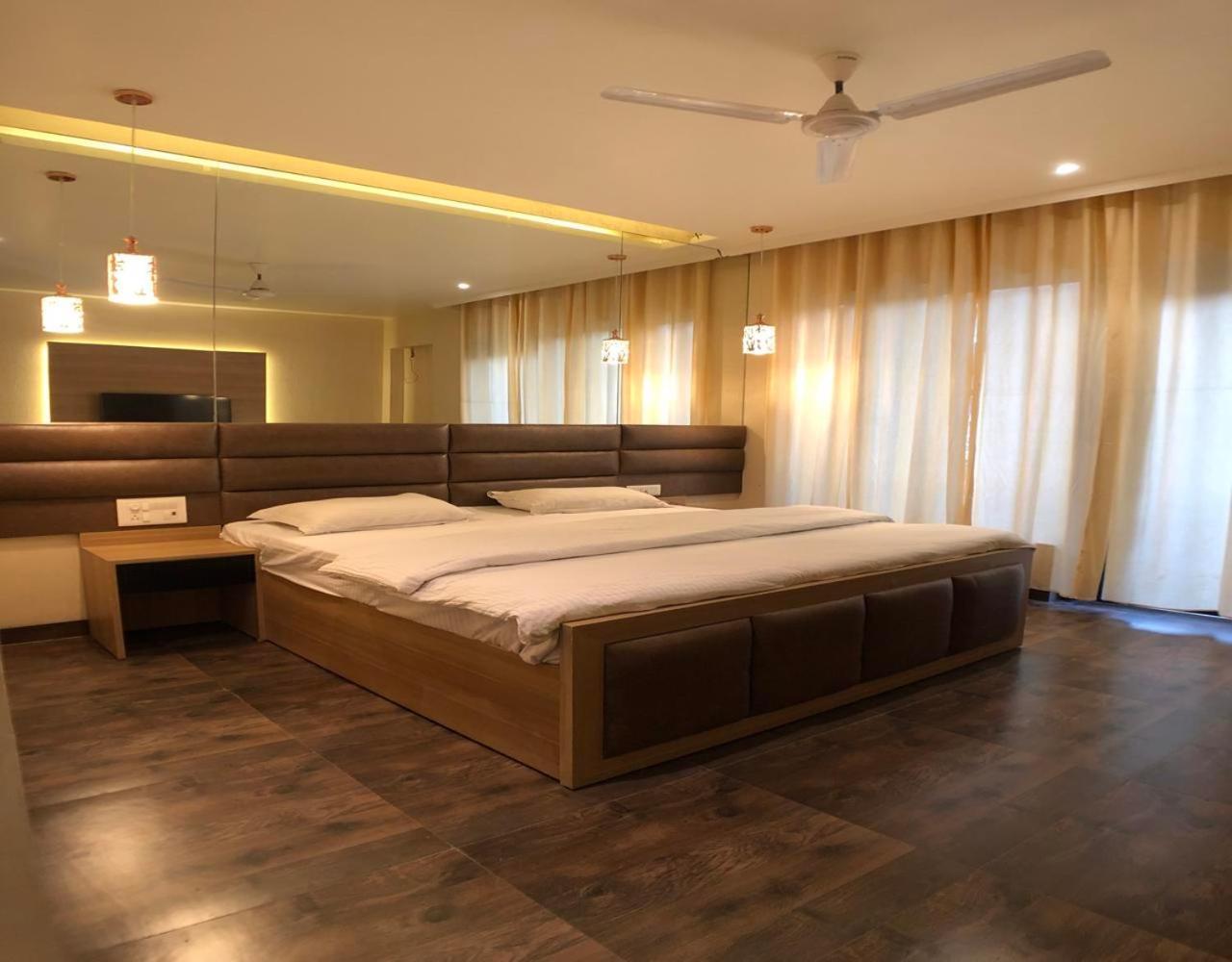 Solitaire Hotel New Delhi Eksteriør bilde